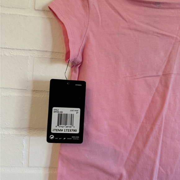 NWT Girls Kids Nike Pink T-shirt - Picture 5 of 5